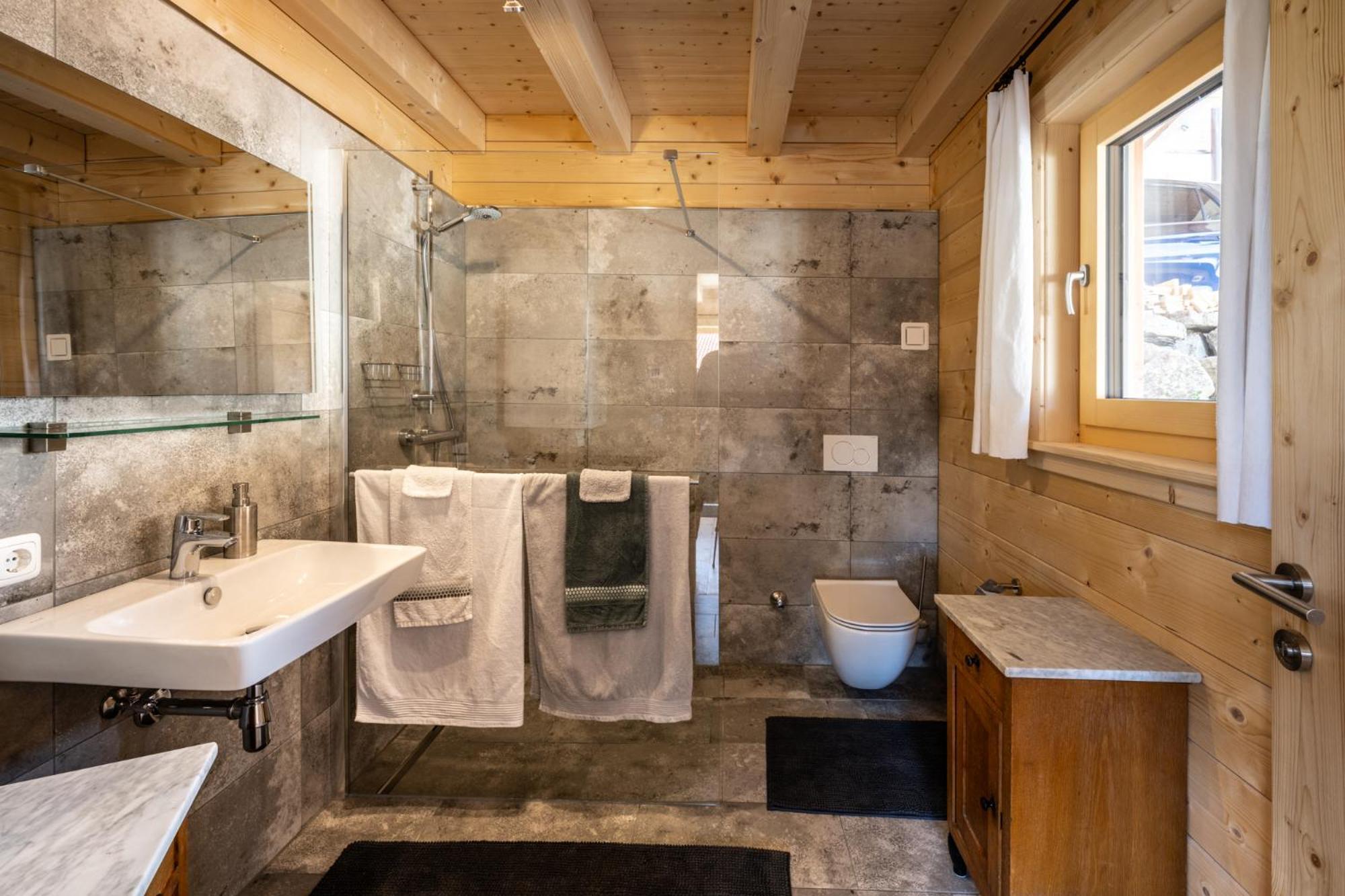 Chalet Holzhaus 171 *